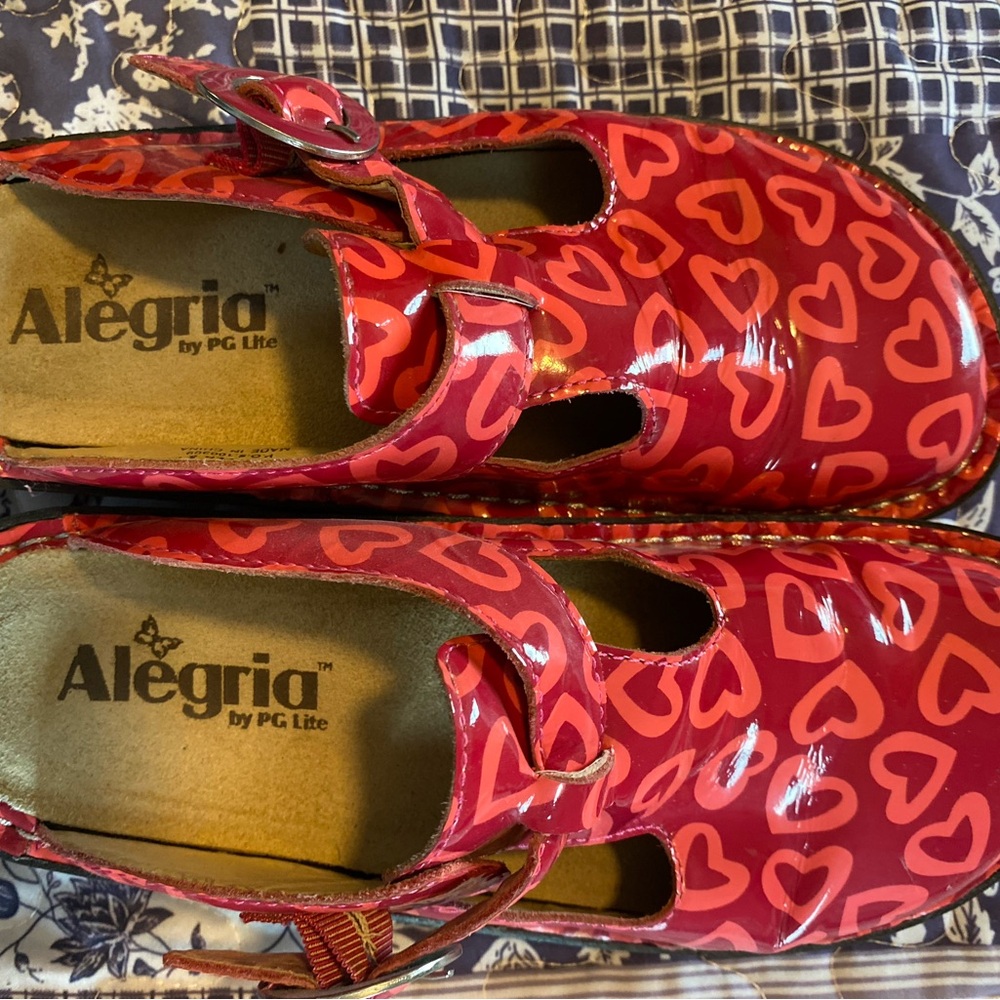 Alegria slip on clogs